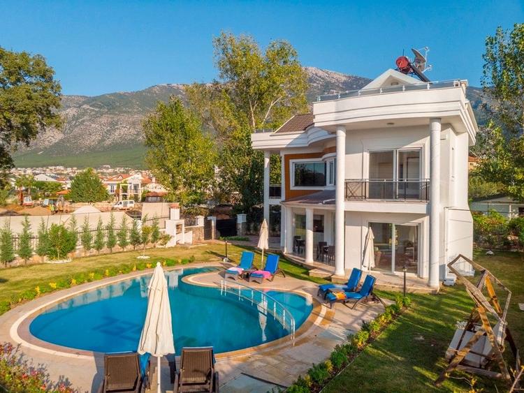 villa Lavalle