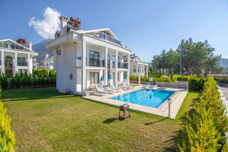 Silver Sami Villa