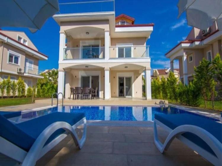 Villa Saye Exclusive 1