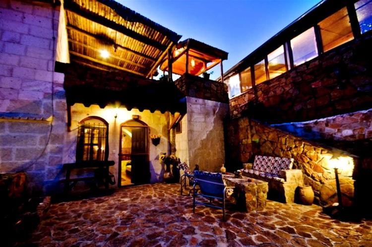 Adanos Konuk Evi