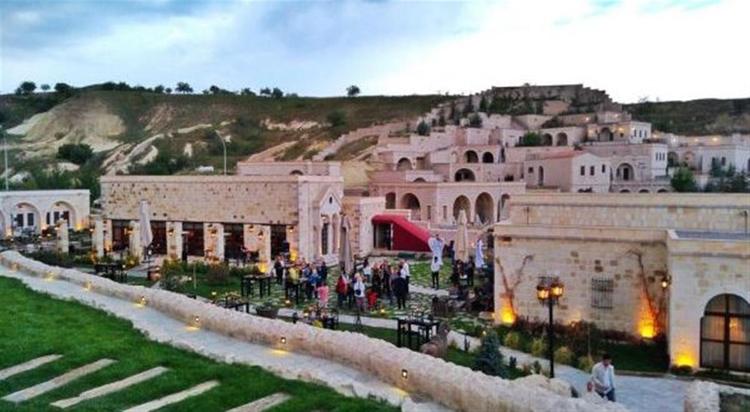 Seraphim Cave Hotel