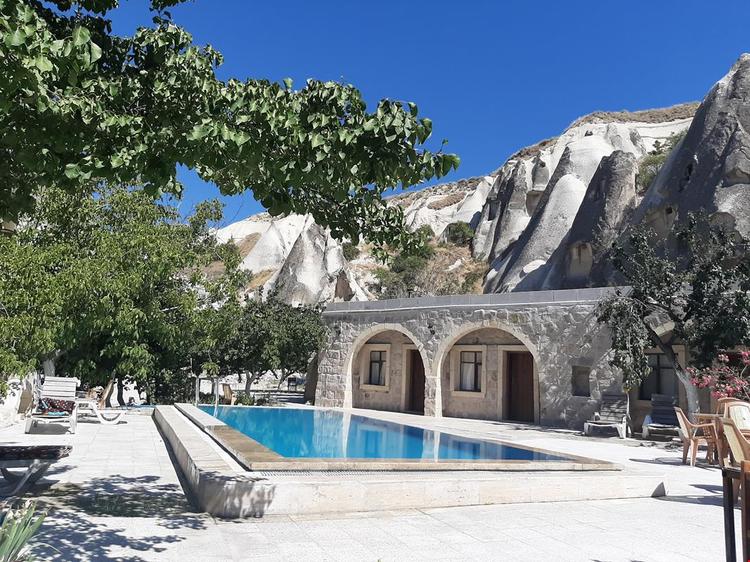 Seven Rock Cave Hotel