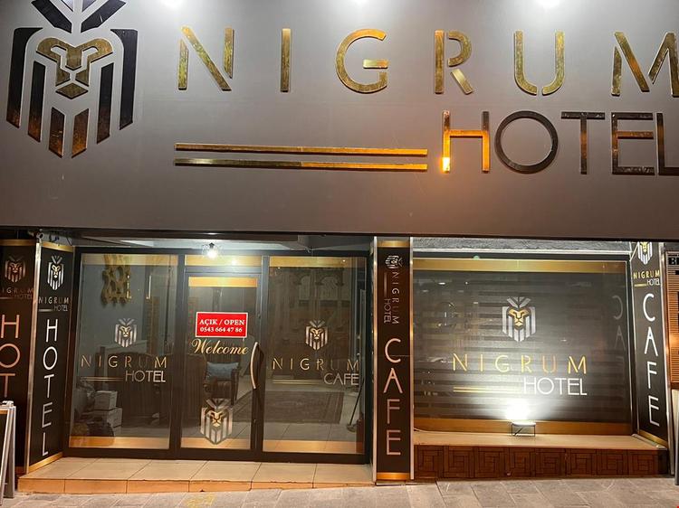 Nigrum Otel