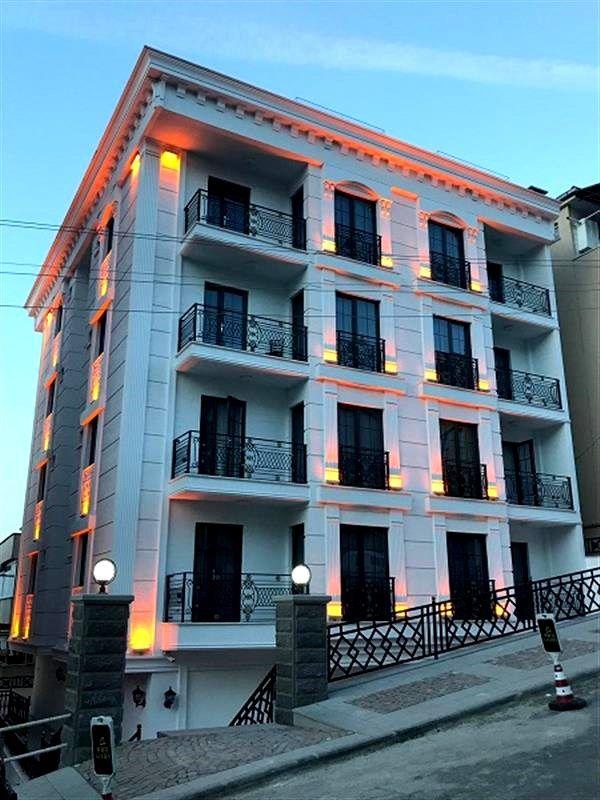 White Golden Suite Hotel