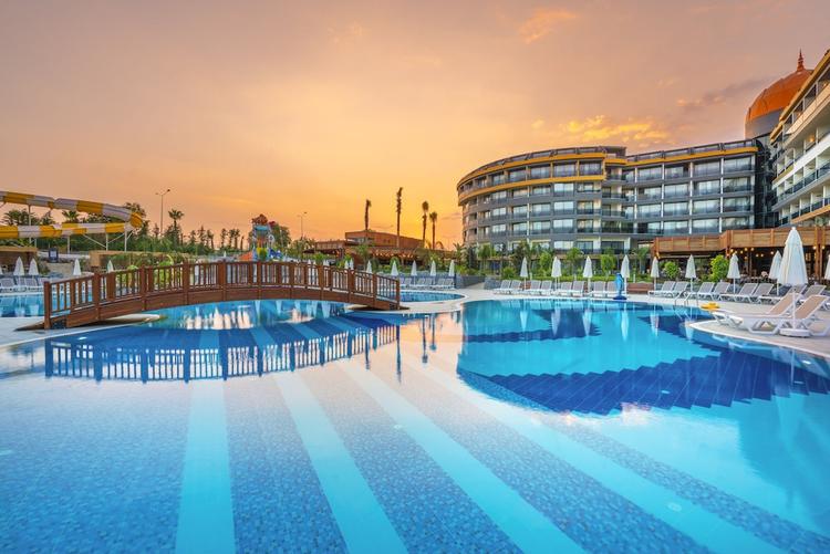 Arnor De Luxe Hotel & Spa