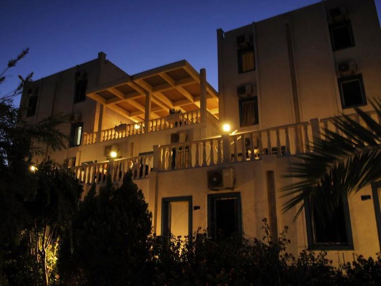 Club Acacia Hotel