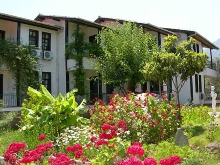 Onuncu Köy Hotel