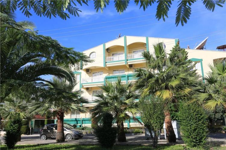 Club Amaris Apartments