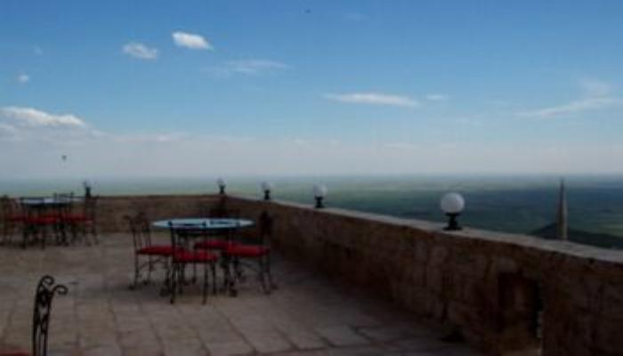 Kasr-i Abbas Hotel