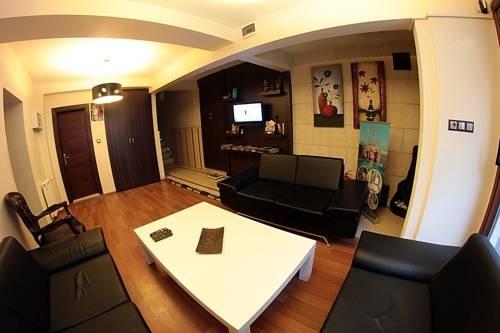Full House Residence