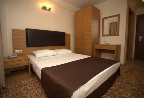 Lyon Hotel