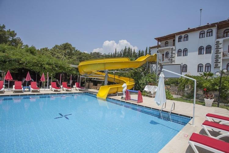 Silver Pine Hotel