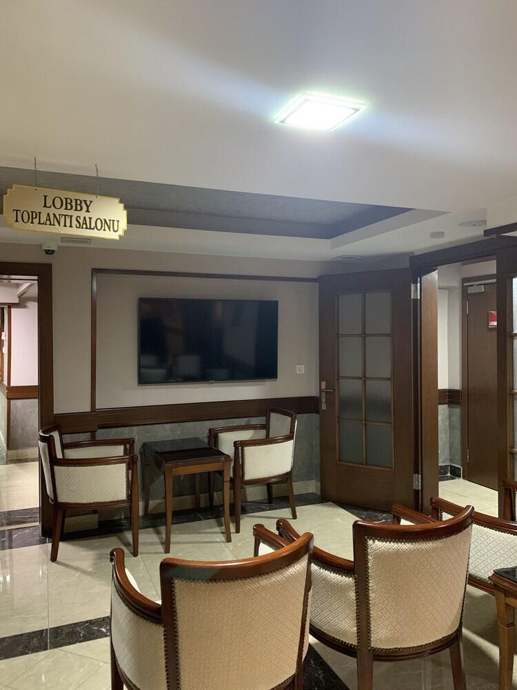 Saray Otel Sami Akar