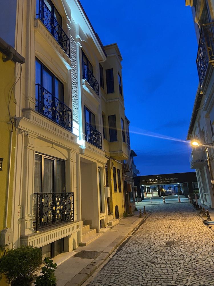 Pege Hotel
