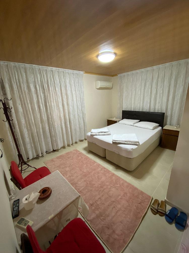 Elmas Pension