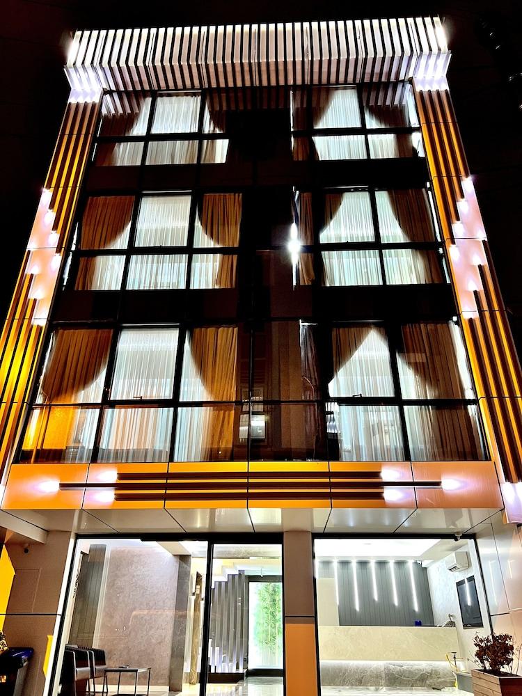 Forever 21 Hotel