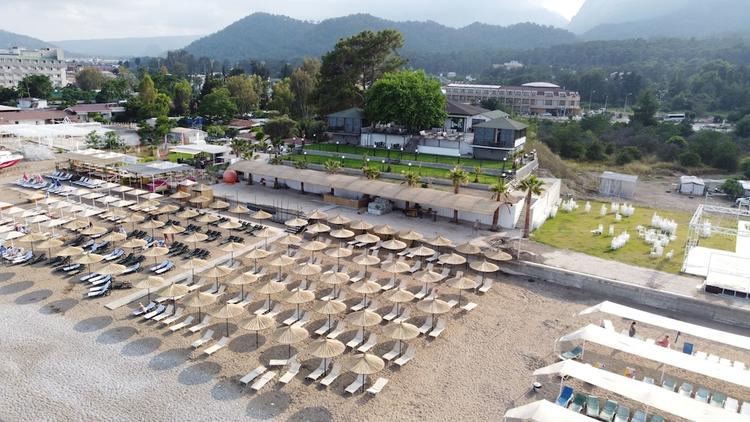 Sandhill  Hotel