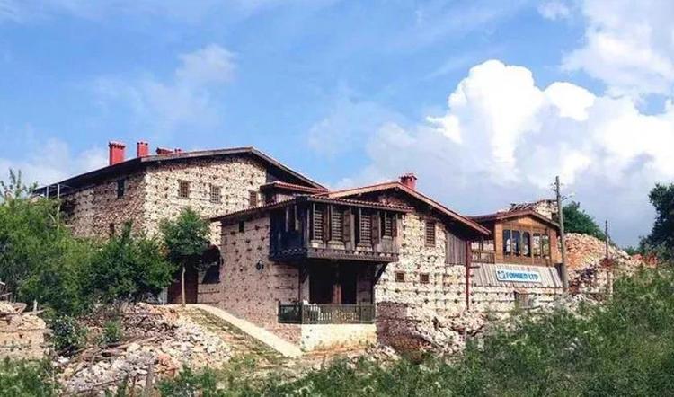 Ayşenaz Hanım Konağı