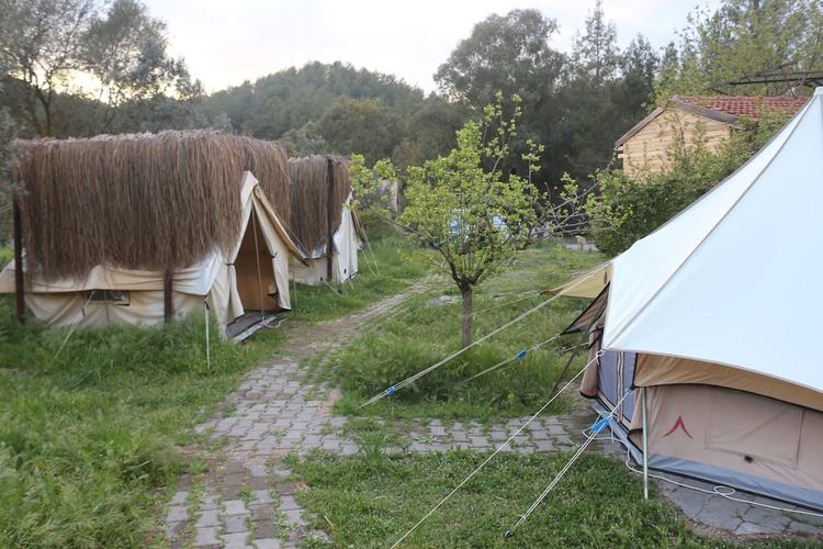 Fark Edenler Camping & Caravan & Bungalows