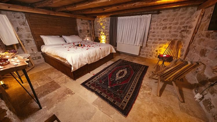 Crassula Cave Hotel