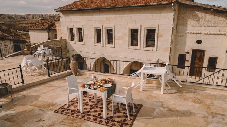 Daphne Cave Hotel