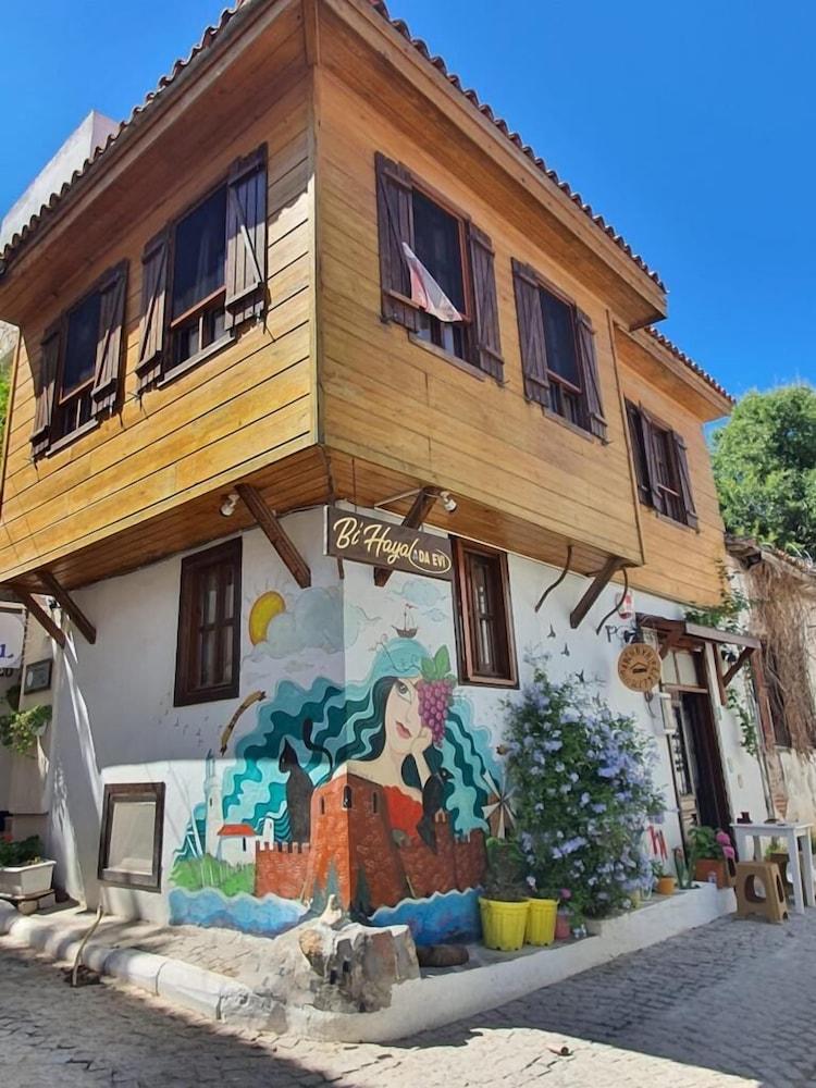 Bi Hayal Ada Evi