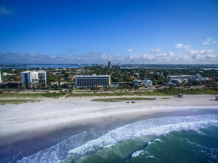Cirque St. Armands Beachside