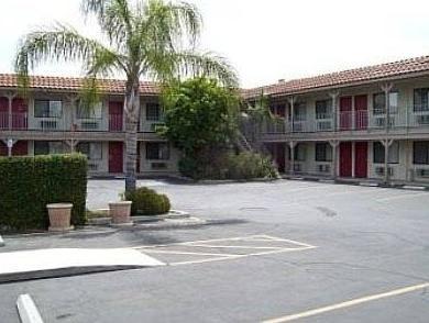 Knights Inn - Norco