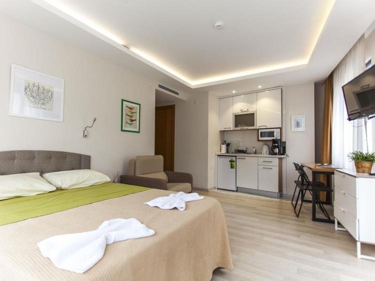 Holas Apartments