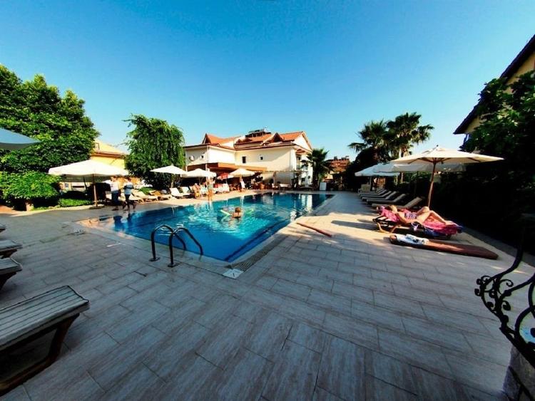 Yagmur Hotel