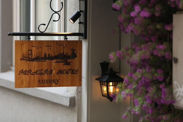 Azre Hotel