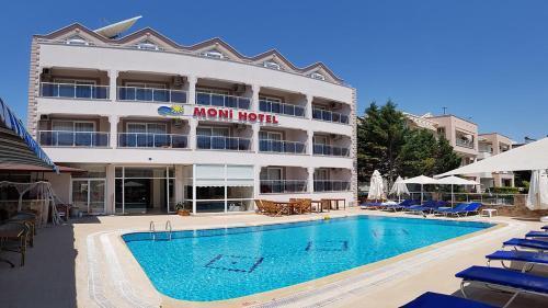 Moni Hotel