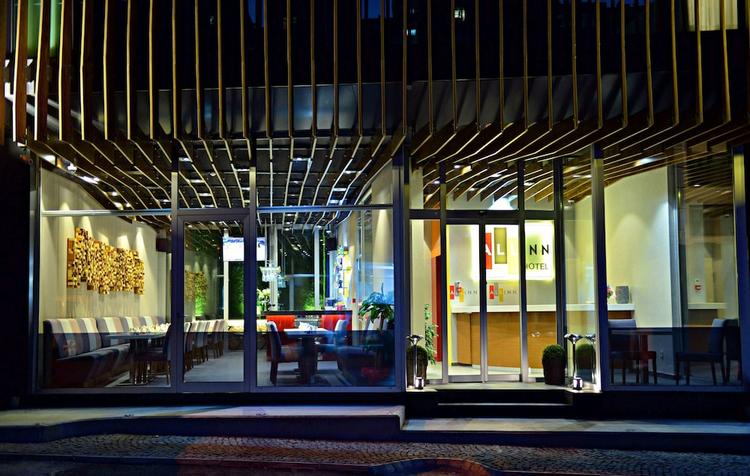 All Inn Hotel