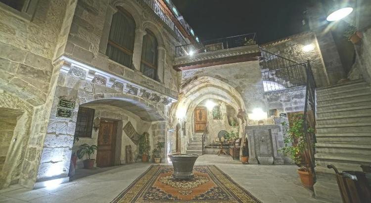Charming Cave Hotel