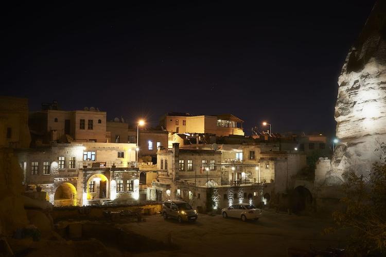 King Cave Hotel