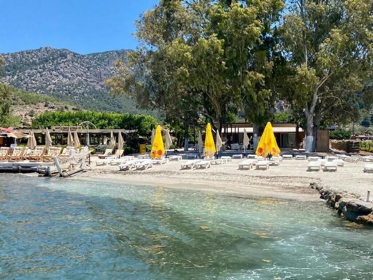 Mavi Yengec Restaurant & Bungalows