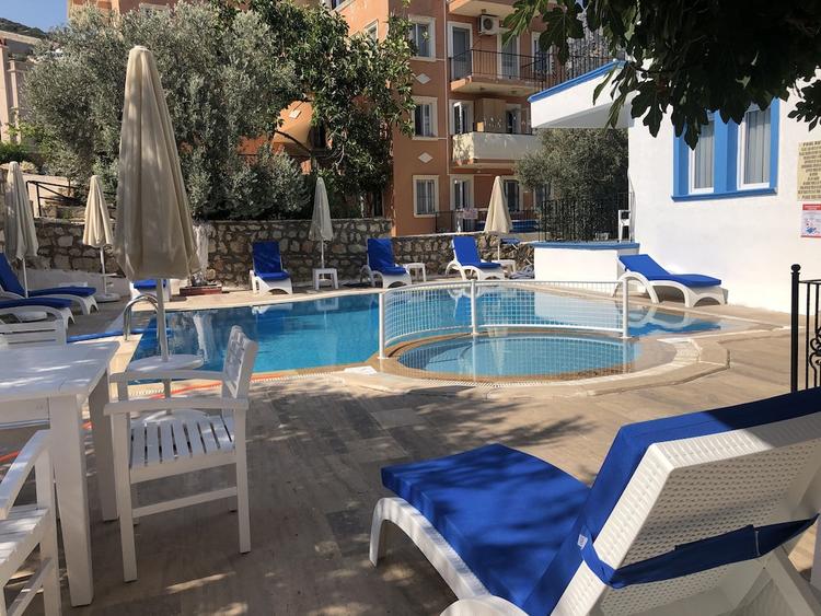 Lizo Hotel
