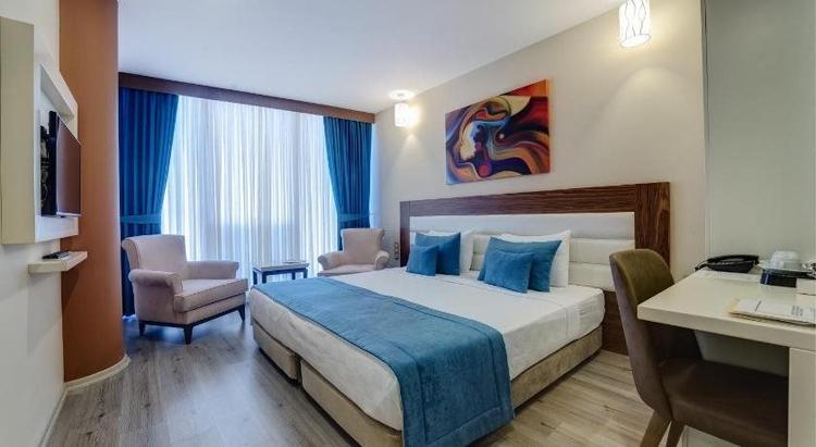 Forum Suite Hotel