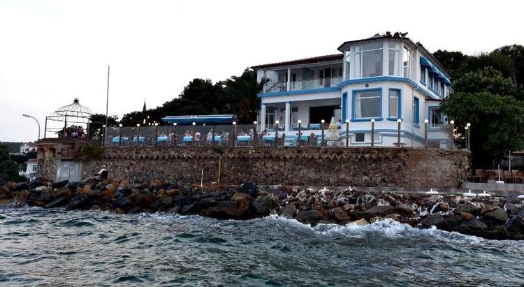 Pyrgos Hotel