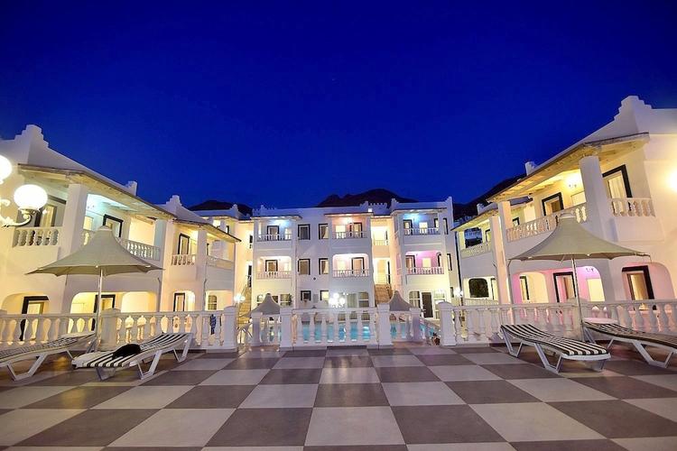 Bahama Art Hotel