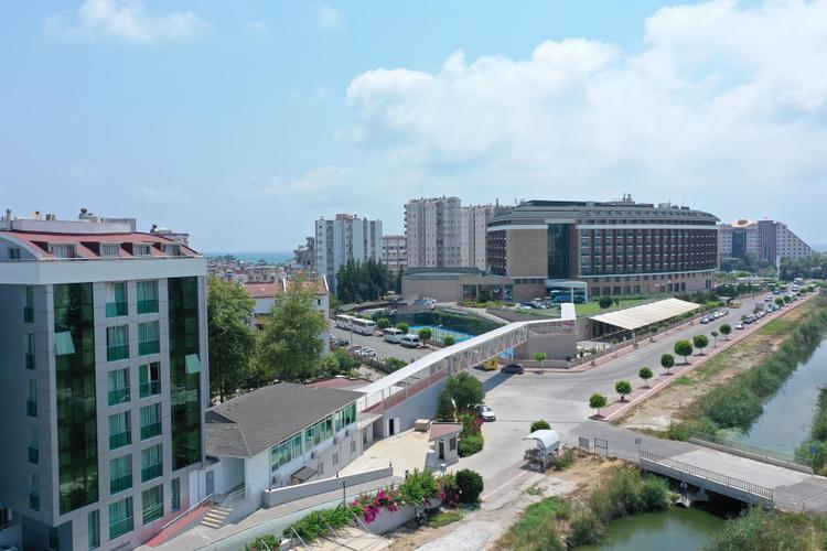 Aska River Side