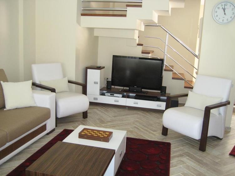 Crescent Villa