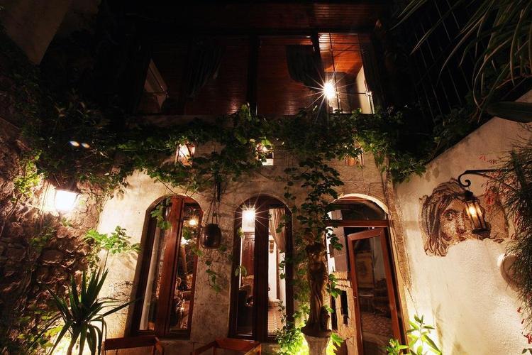 Antique Celtik House