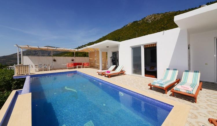 Villa Prize