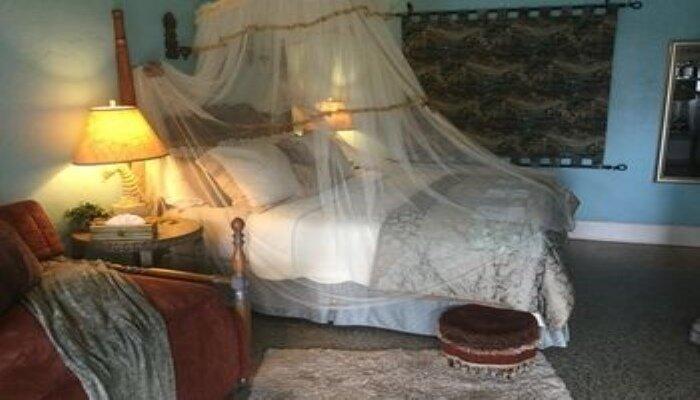 Shamrock Cove Inn