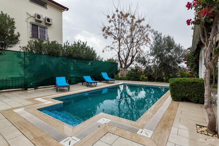Villa Cona By Villatatilin