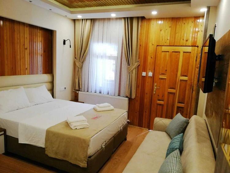 Minaz Hotel