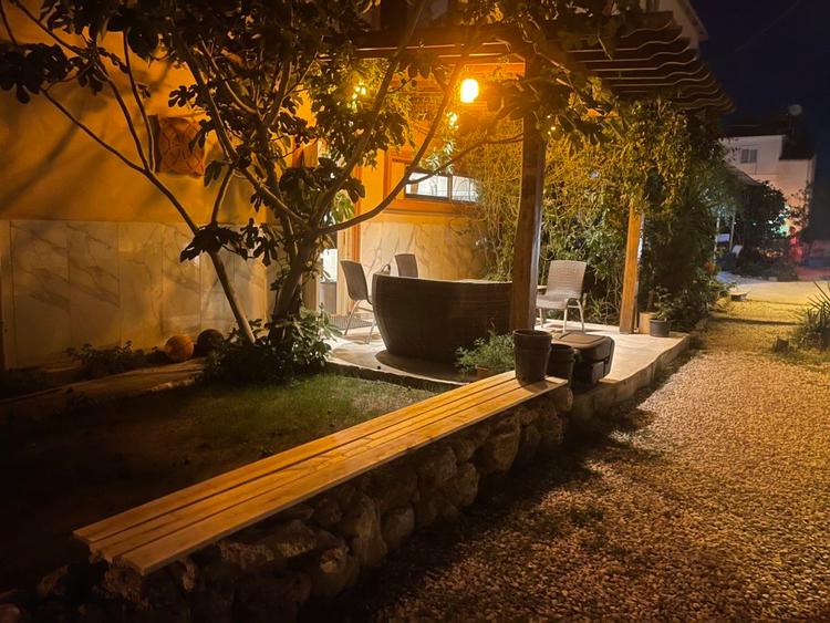 Camp & Hostel Nikapart