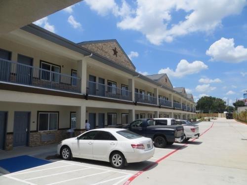 Americas inn and Suites IAH North