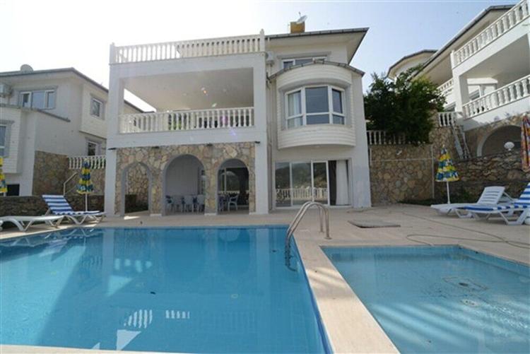 Emre White Villas